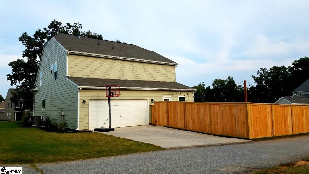 306 Carruth Street Simpsonville, SC 29680 - Photo 4 of 25 Gallery Image 4