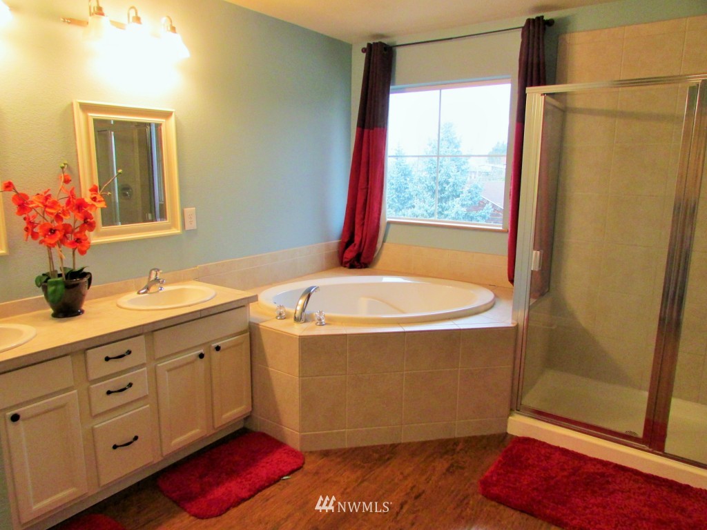 664 Sunset Boulevard Northeast Renton, WA 98056 - Photo 8 of 9
