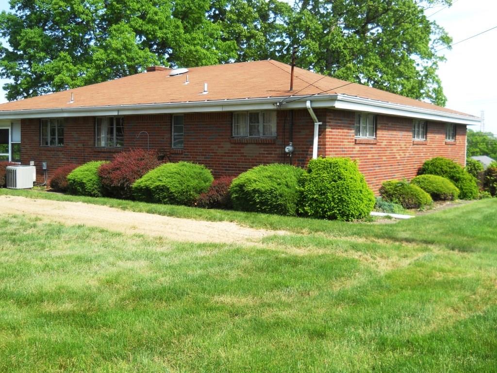1505 Mt Nebo Road Sewickley, PA 15143 - Photo 4 of 20 4 - Exterior Rear Right:
