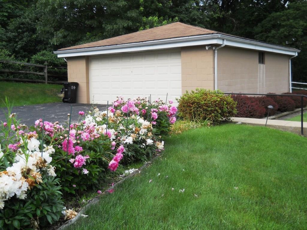 1505 Mt Nebo Road Sewickley, PA 15143 - Photo 5 of 20 5 - Detached 2 Car Garage: