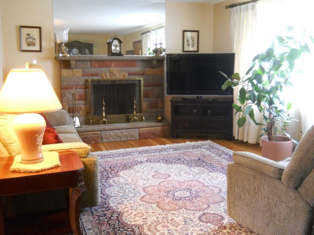 1505 Mt Nebo Road Sewickley, PA 15143 - Photo 7 of 20 7 -Living Room (West End):