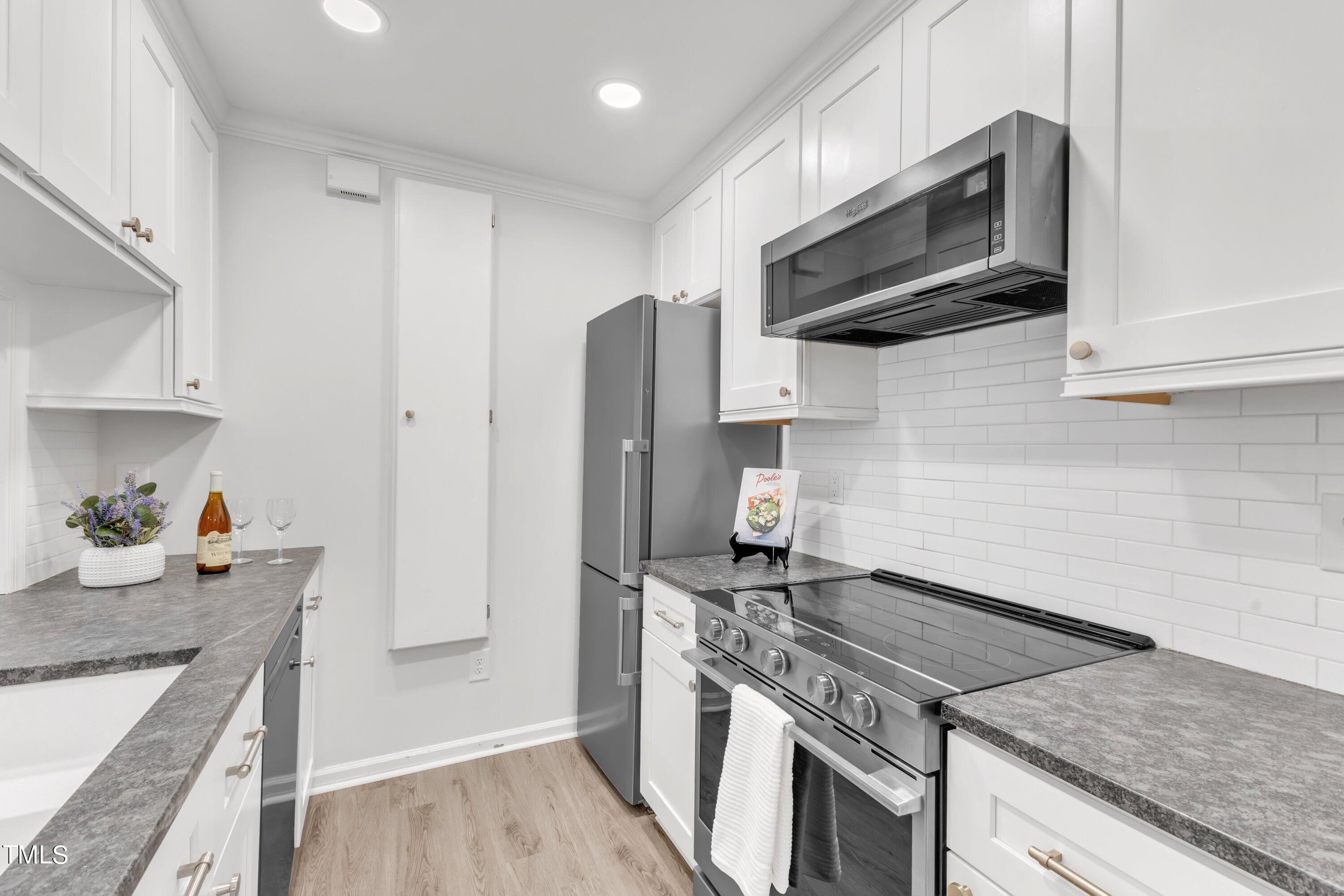 3245 Mill Run Raleigh, NC 27612 - Photo 9 of 30 Stainless Steel Appliances