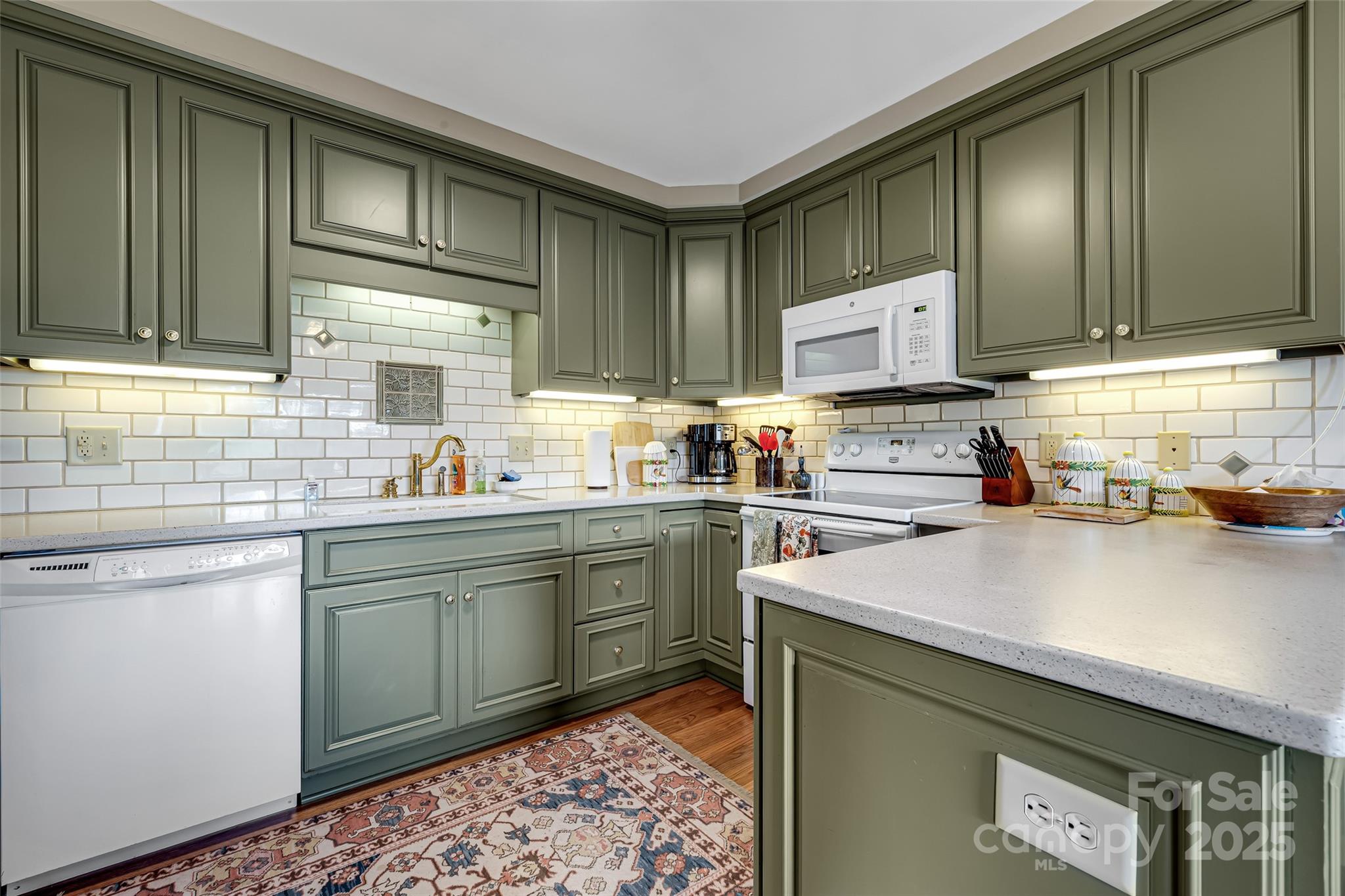 77 Chestnut Street, Unit 303 Tryon, NC 28782 - Photo 8 of 41