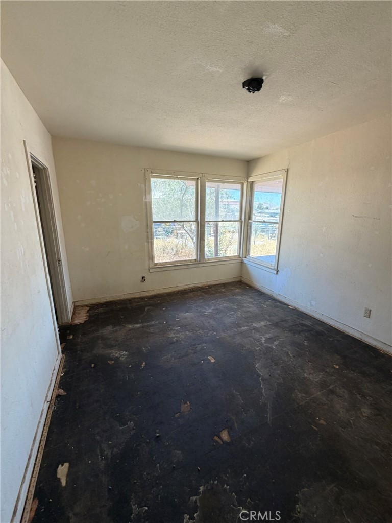 321 South Richmond Road Ridgecrest, CA 93555 - Photo 16 of 26