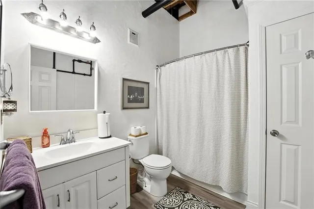 $330,000 | 306 West 7th Street, Unit 201, Kansas City, MO 64105