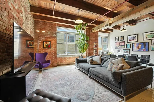 $330,000 | 306 West 7th Street, Unit 201, Kansas City, MO 64105