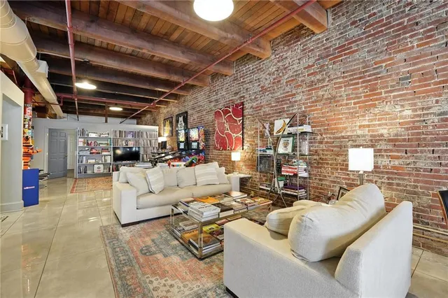 $330,000 | 306 West 7th Street, Unit 201, Kansas City, MO 64105