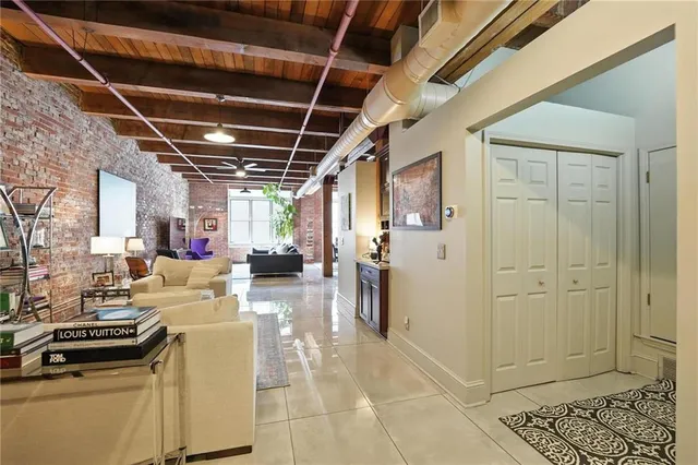 $330,000 | 306 West 7th Street, Unit 201, Kansas City, MO 64105