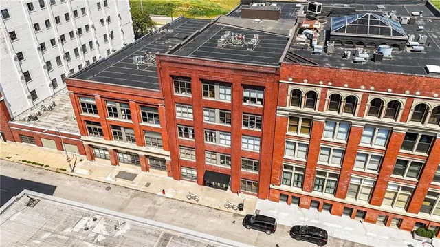 $330,000 | 306 West 7th Street, Unit 201, Kansas City, MO 64105