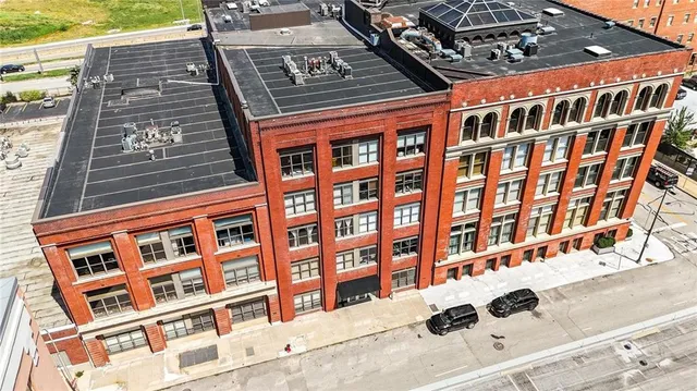 $330,000 | 306 West 7th Street, Unit 201, Kansas City, MO 64105
