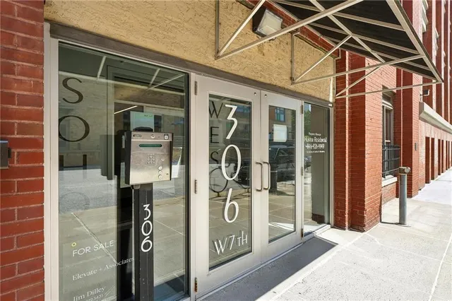 $330,000 | 306 West 7th Street, Unit 201, Kansas City, MO 64105