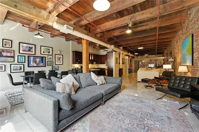 $330,000 | 306 West 7th Street, Unit 201, Kansas City, MO 64105