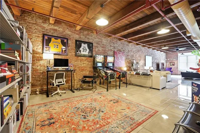 $330,000 | 306 West 7th Street, Unit 201, Kansas City, MO 64105