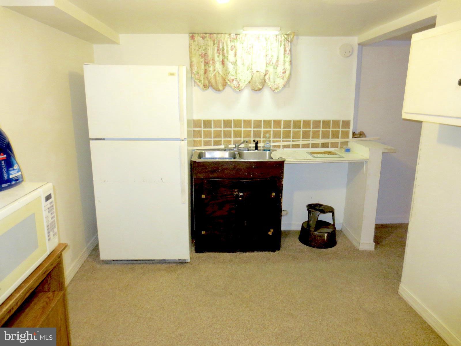 2210 Chapman Road Hyattsville, MD 20783 - Photo 20 of 30 Kitchenette