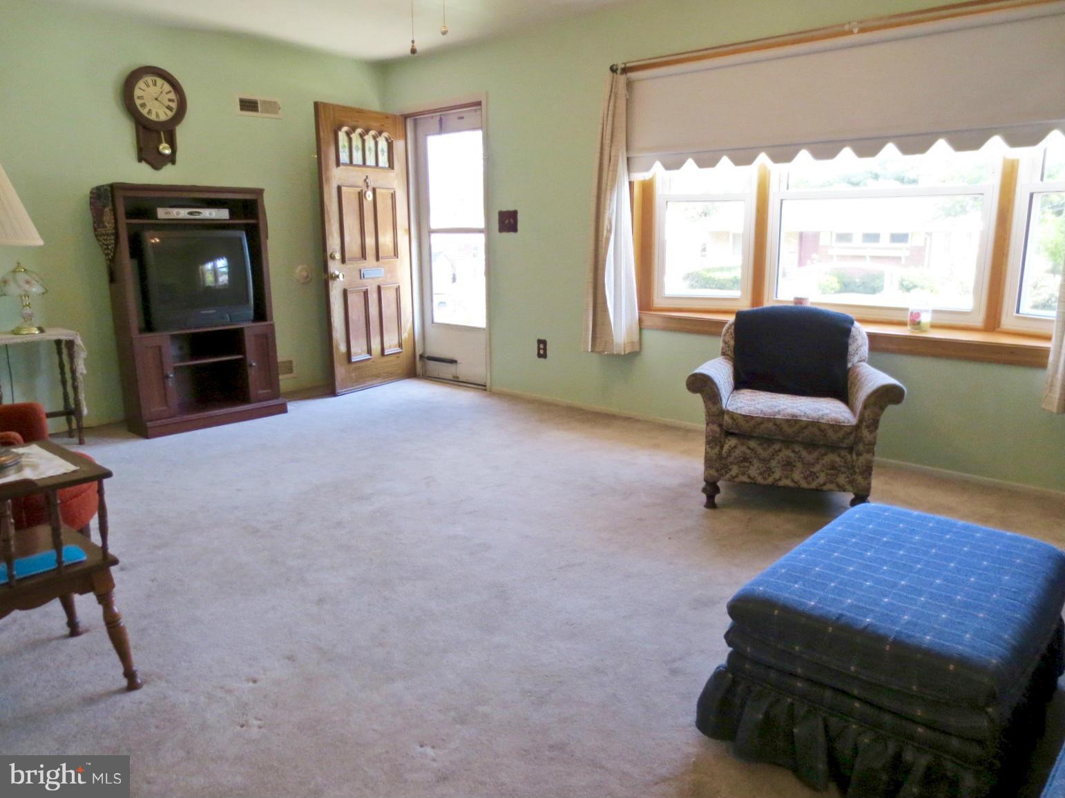 2210 Chapman Road Hyattsville, MD 20783 - Photo 3 of 30 Living Room