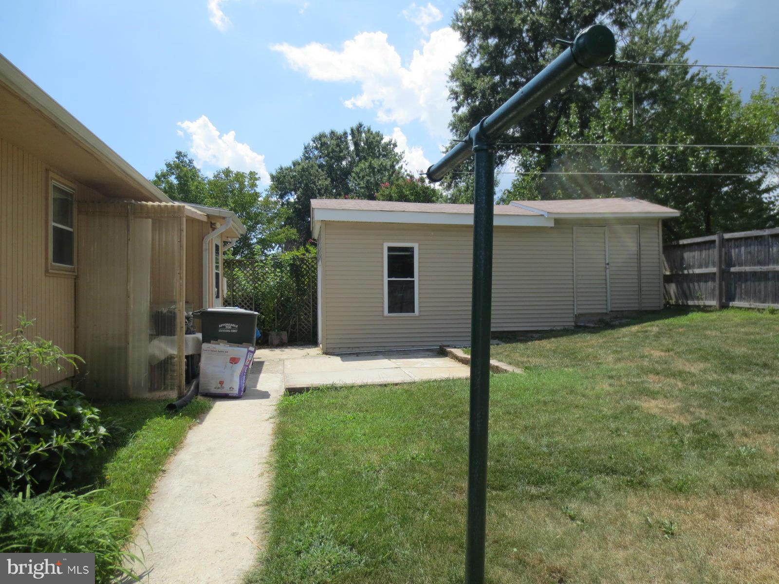 2210 Chapman Road Hyattsville, MD 20783 - Photo 26 of 30 Side view of garage and shed
