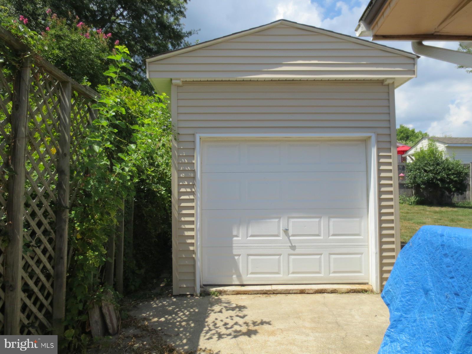 2210 Chapman Road Hyattsville, MD 20783 - Photo 28 of 30 1 car garage