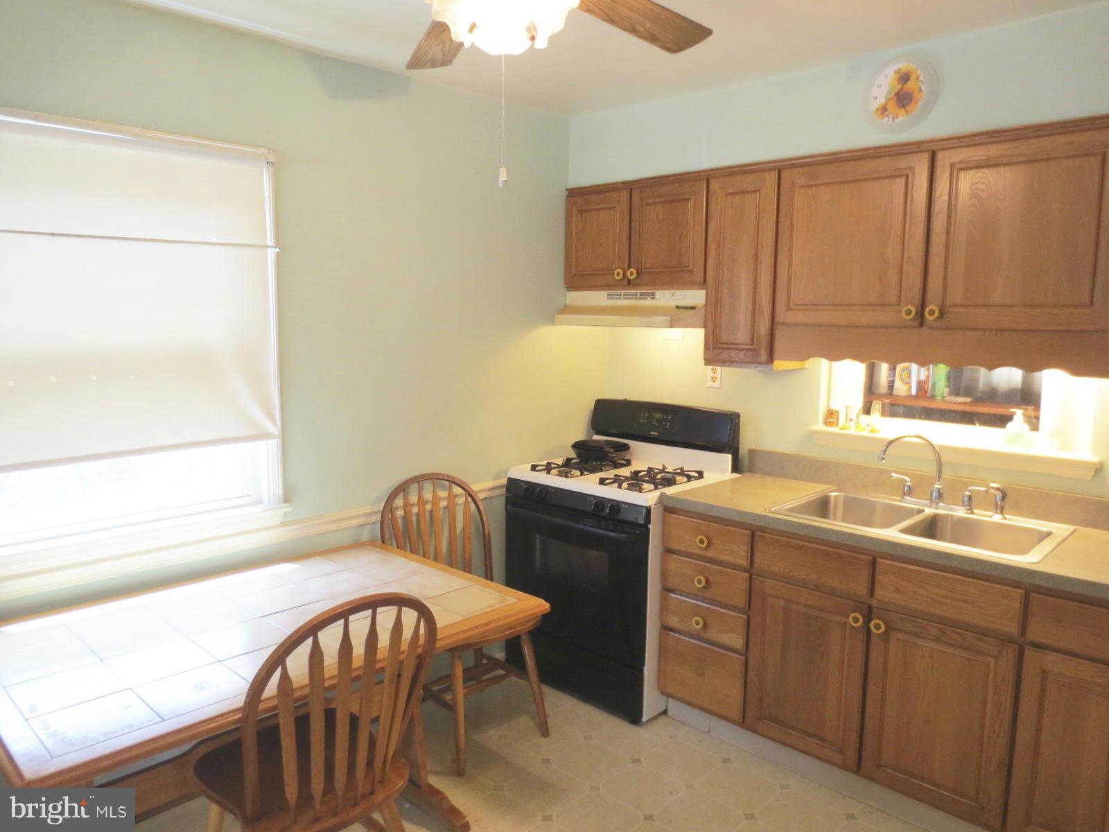 2210 Chapman Road Hyattsville, MD 20783 - Photo 6 of 30 Kitchen
