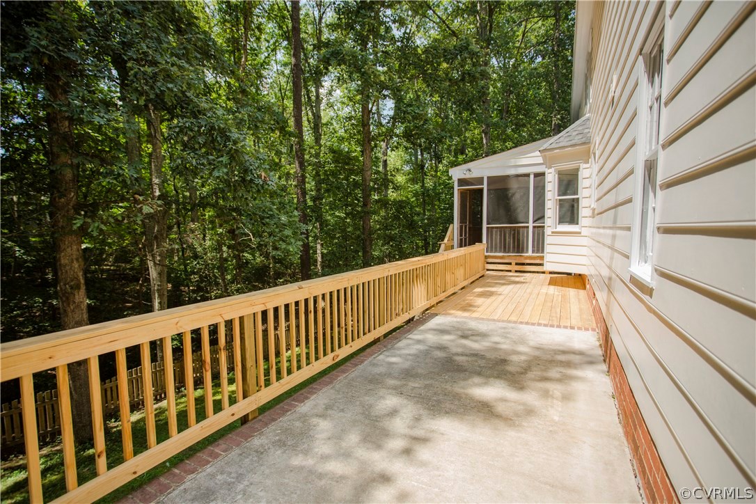 5111 Rock Harbour Road Midlothian, VA 23112 - Photo 40 of 50 a view of balcony