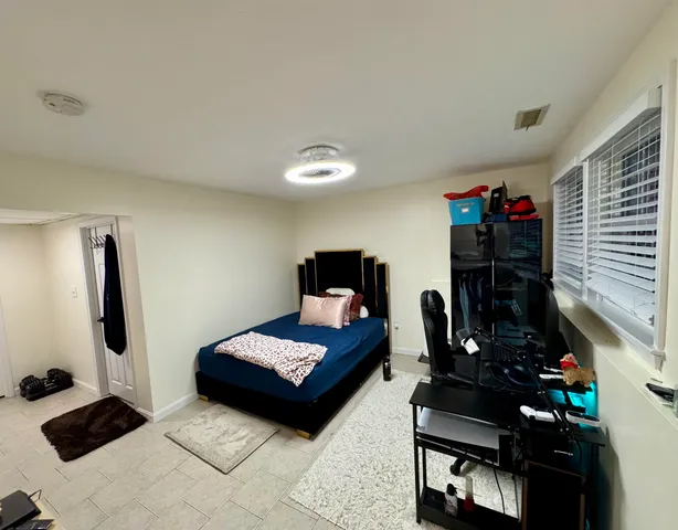 $425,000 | 103 Derryfield Court, Manchester, NH 03104