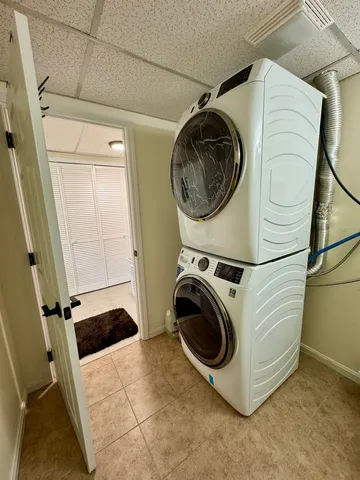 $425,000 | 103 Derryfield Court, Manchester, NH 03104