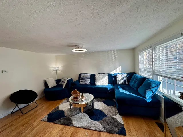 $425,000 | 103 Derryfield Court, Manchester, NH 03104