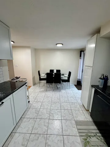 $425,000 | 103 Derryfield Court, Manchester, NH 03104