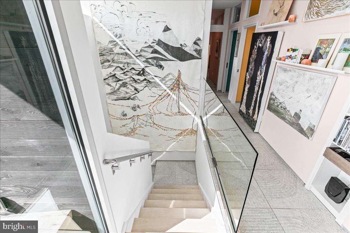 10222 Van Thompson Road Fairfax Station, VA 22039 - Photo 23 of 37 a picture of a bathroom