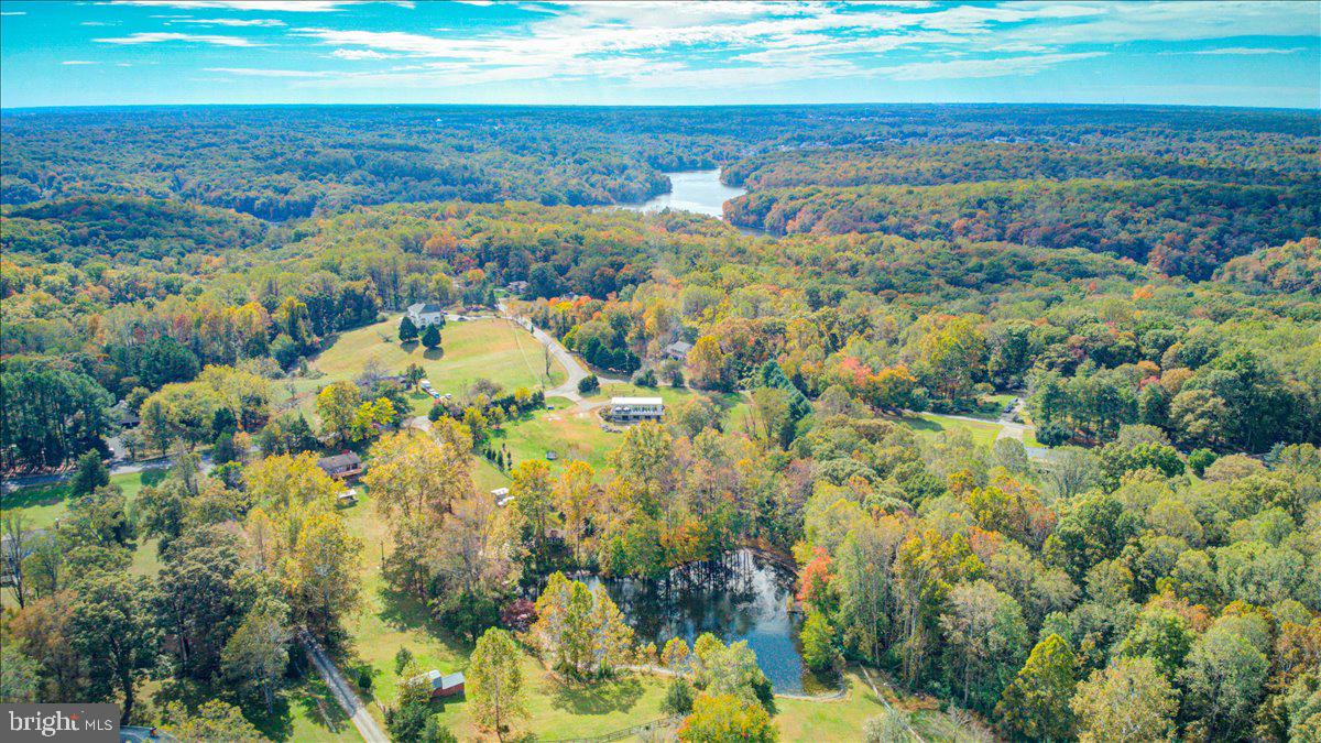 10222 Van Thompson Road Fairfax Station, VA 22039 - Photo 36 of 37 a view of city and ocean
