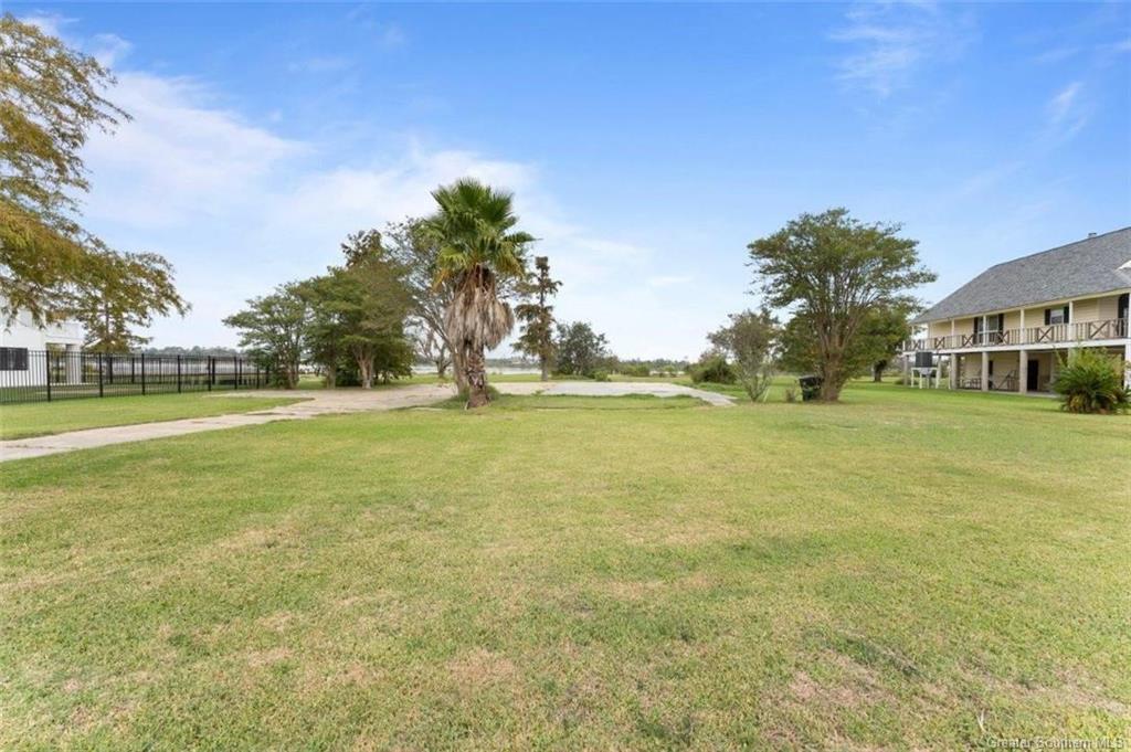 22 River Road Lake Charles, LA 70601 - Photo 3 of 20