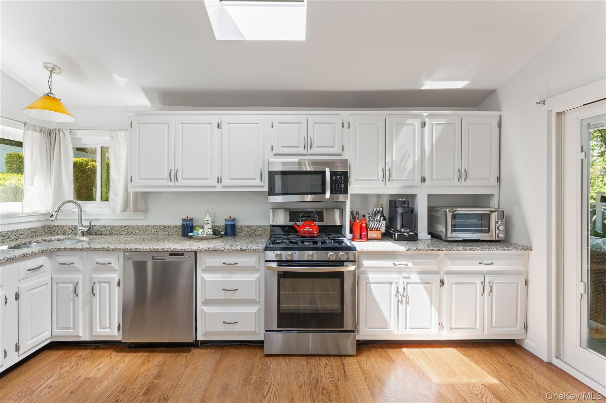 301 Bronxville Road Bronxville, NY 10708 - Photo 8 of 24
