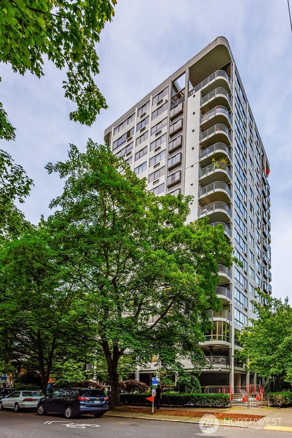 1120 Spring Street, Unit 1301 Seattle, WA 98104 - Photo 29 of 36