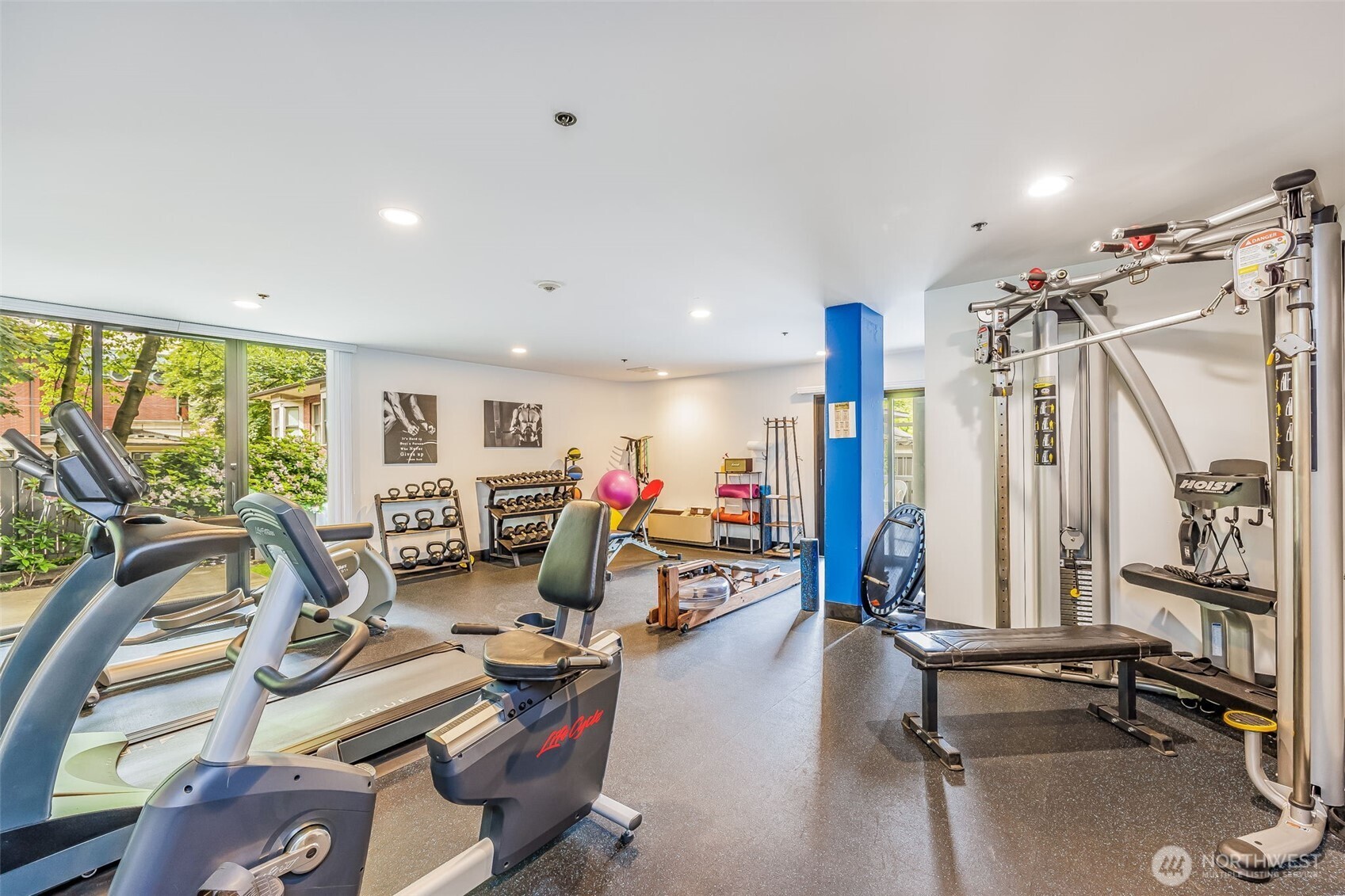 1120 Spring Street, Unit 1301 Seattle, WA 98104 - Photo 33 of 36