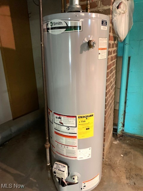 2143 Krumroy Road Akron, OH 44312 - Photo 17 of 25 Hot water tank