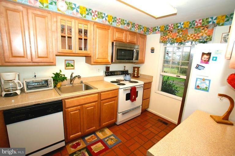 9613 Winands Road Randallstown, MD 21133 - Photo 12 of 13 Kitchen
