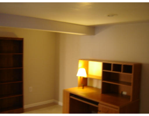 183 Garvey Drive Springfield, MA 01109 - Photo 12 of 14 a view of walk in closet