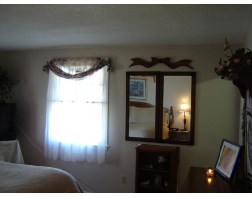 183 Garvey Drive Springfield, MA 01109 - Photo 9 of 14 a view of a livingroom with furniture and a window