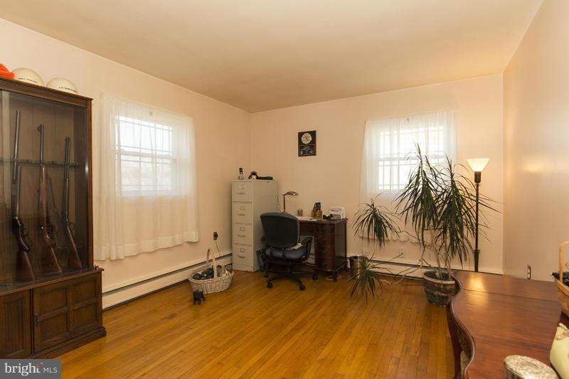 926 Seneca Park Road Baltimore, MD 21220 - Photo 19 of 30 Bedroom
