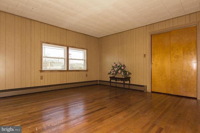926 Seneca Park Road Baltimore, MD 21220 - Photo 21 of 30 Bedroom