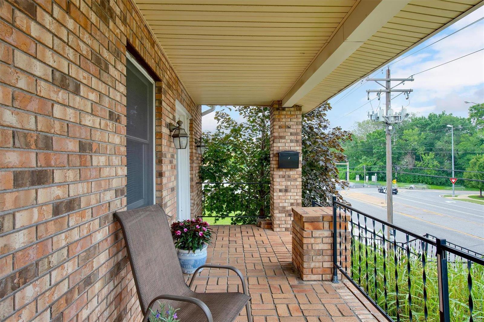 9711 Tesson Ferry Road St. Louis, MO 63123 - Photo 2 of 34