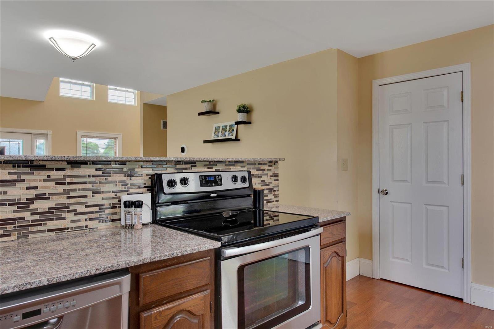 9711 Tesson Ferry Road St. Louis, MO 63123 - Photo 11 of 34