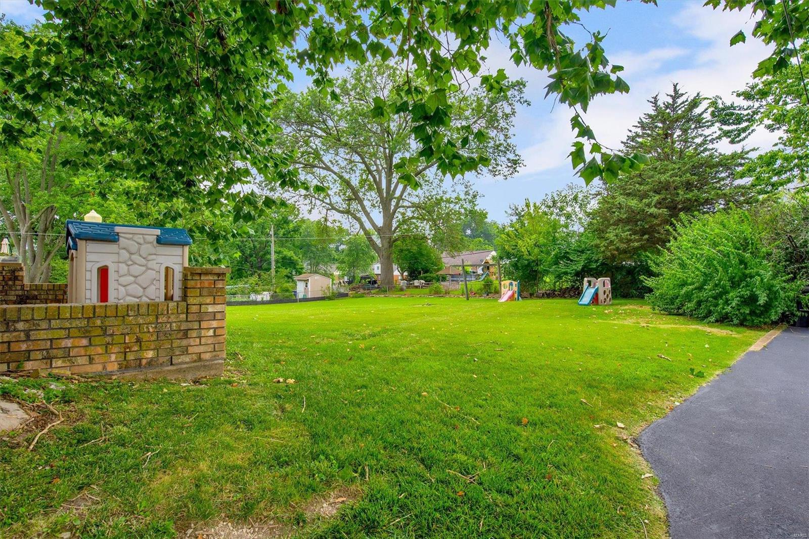 9711 Tesson Ferry Road St. Louis, MO 63123 - Photo 23 of 34