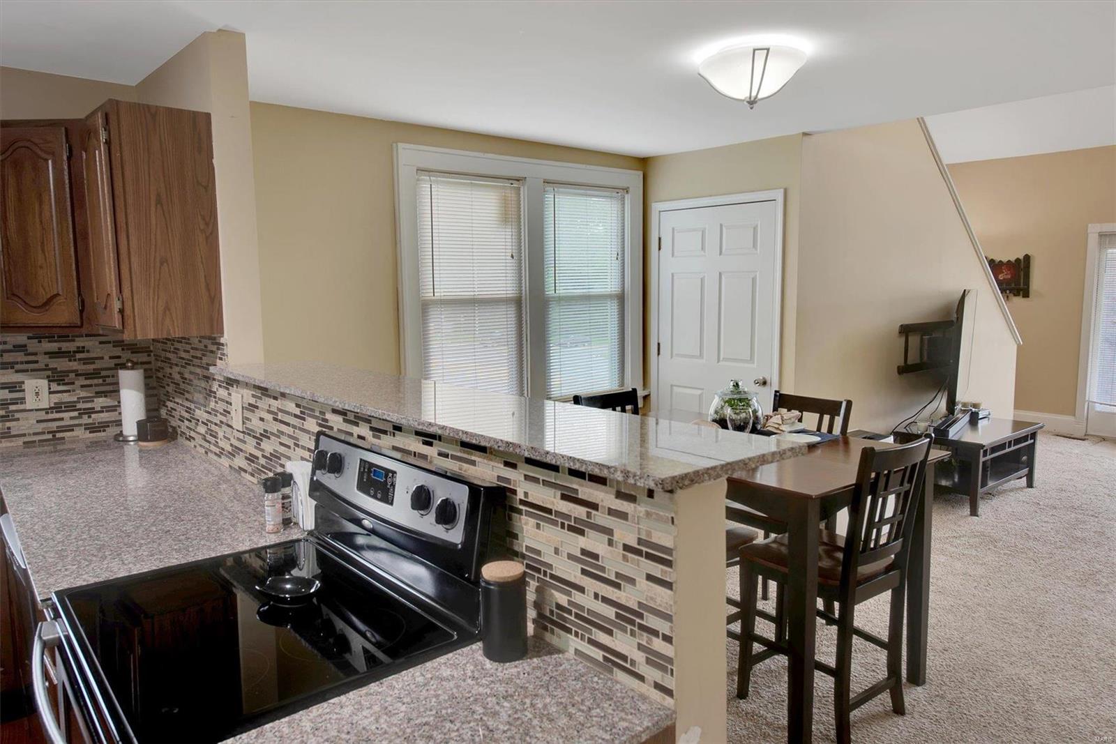 9711 Tesson Ferry Road St. Louis, MO 63123 - Photo 10 of 34