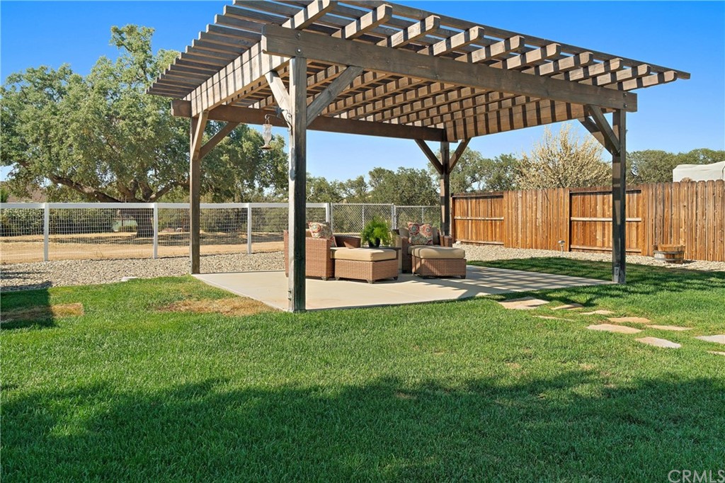 1833 Southfork Place Paso Robles, CA 93446 - Photo 22 of 35 a view of a backyard with sitting area