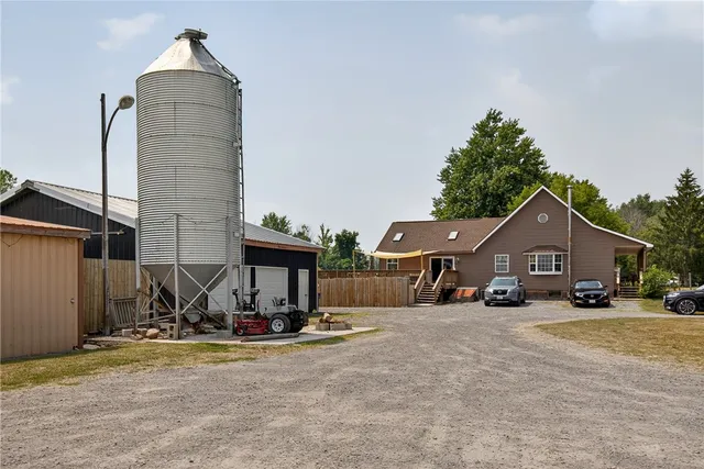 $458,000 | 16458 Hinds Road, Clarendon, NY 14470