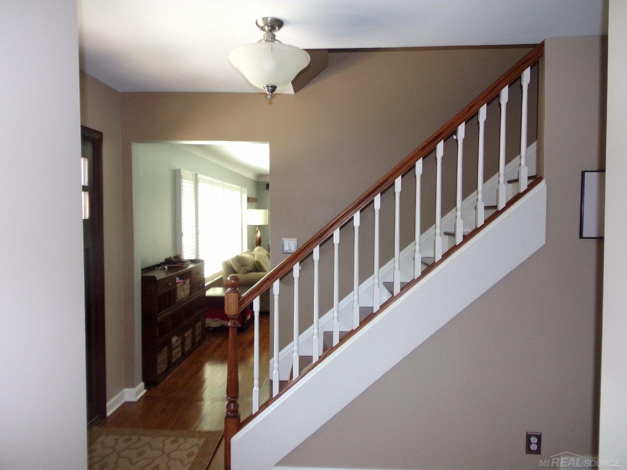 1070 North Renaud Road Grosse Pointe Woods, MI 48236 - Photo 36 of 50
