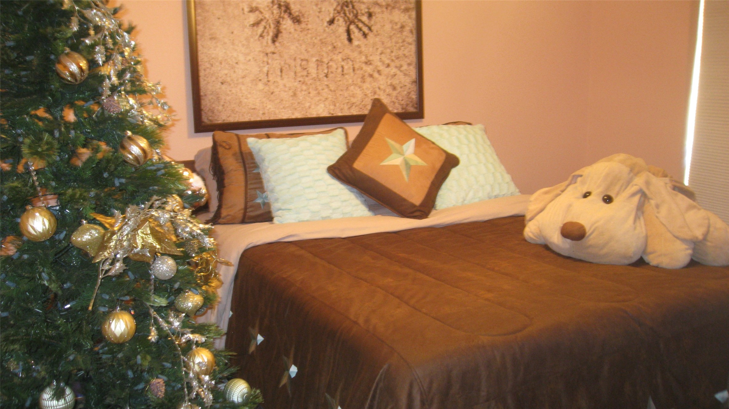 17330 Penick Road Waller, TX 77484 - Photo 8 of 10 a bedroom with a bed and a night stand