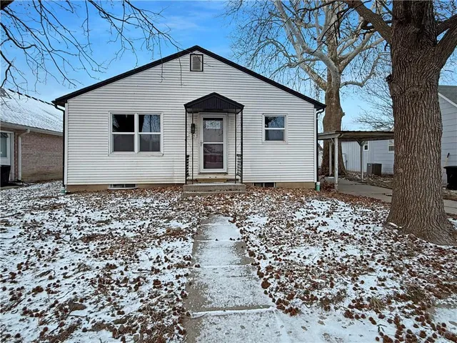 $194,000 | 504 West 29th Street, Higginsville, MO 64037