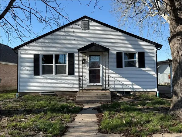 $189,500 | 504 West 29th Street, Higginsville, MO 64037