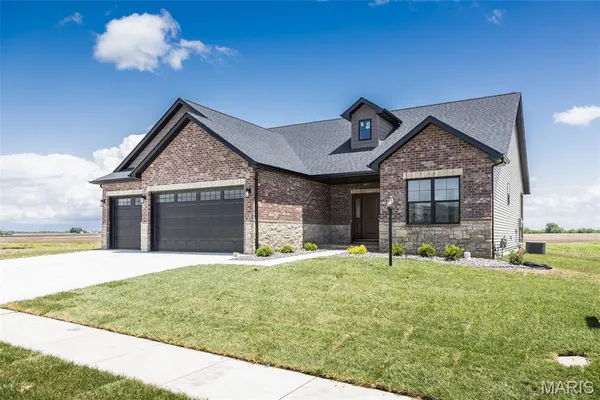 $479,900 | 7154 Savannah Drive, Edwardsville, IL 62025